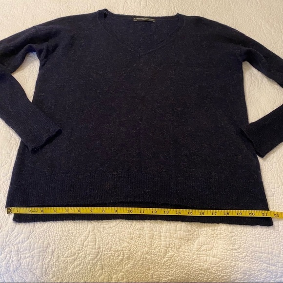 Peruvian Connection Alpaca / Wool V-Neck Blue Sweater - XS - Picture 8 of 9